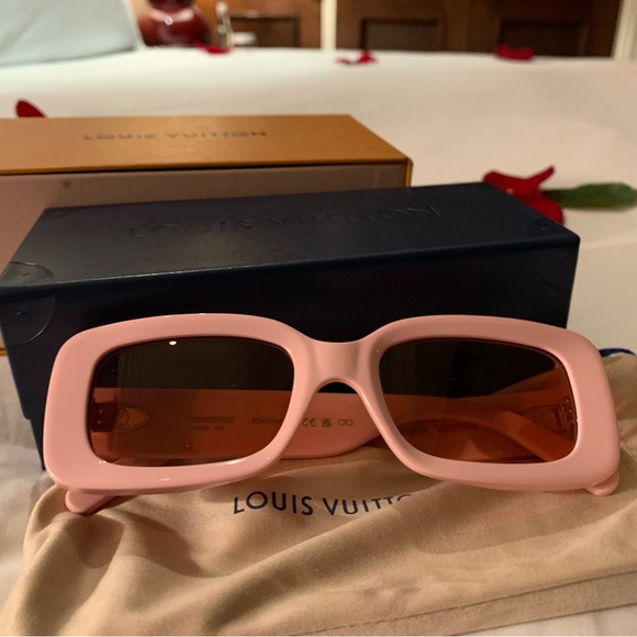 Brand new Louis Vuitton orange box with string opener for sunglasses, jewelry - Picture 3 of 3